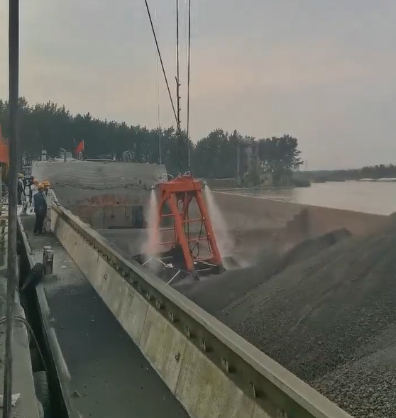 卸船機高壓雙流體干霧抑塵系統